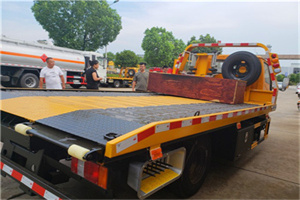 花山附近拖车电话号码服务